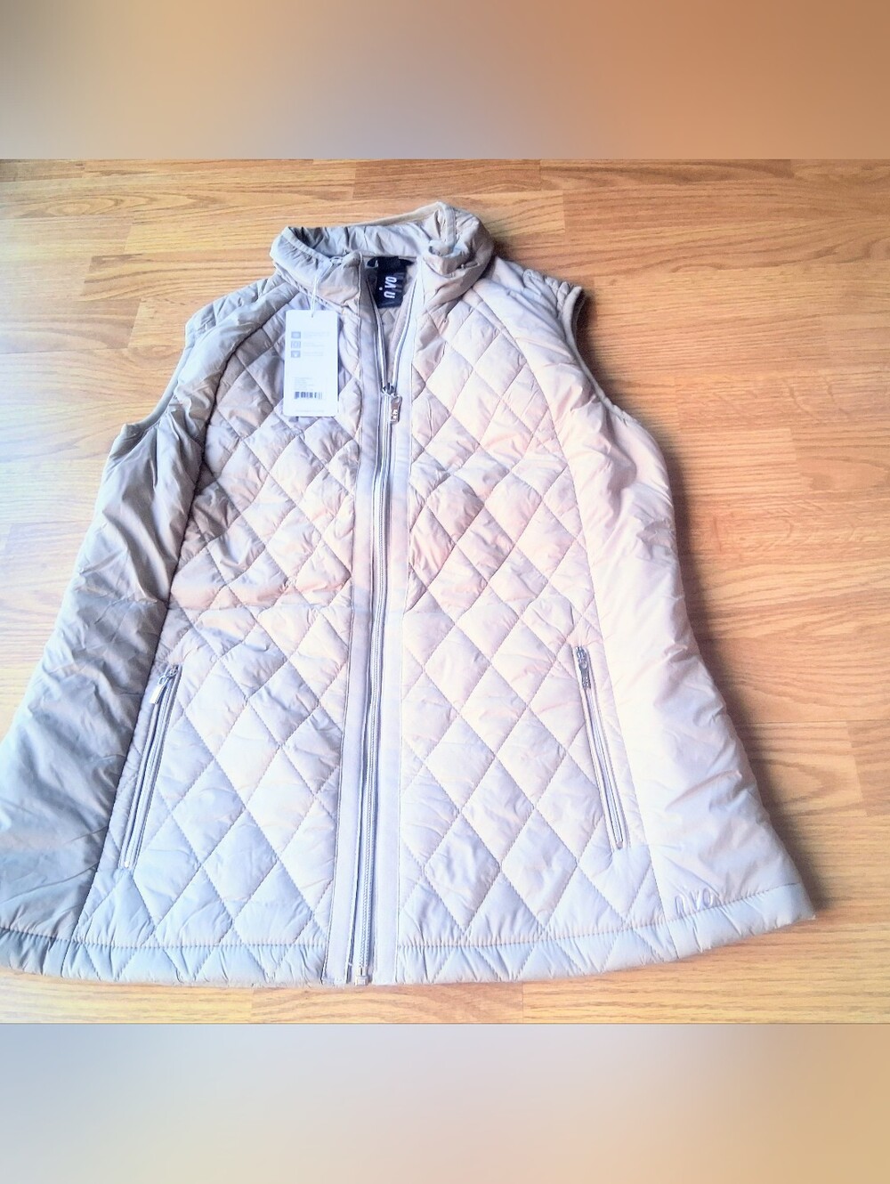 NWT Ladies Lightweight, soft Quilted Vest Sz Lg MSRP $75